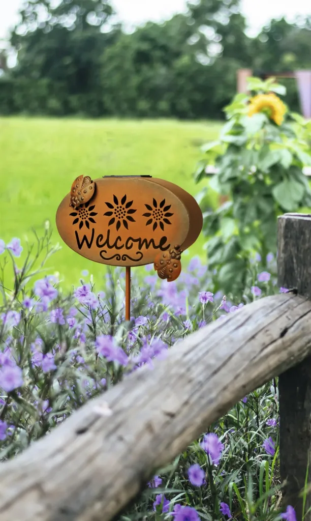 Solar welcome sign "Welcome" with LED light