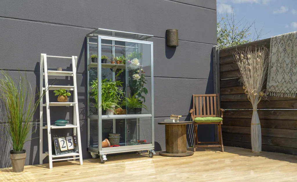 Greenhouse Stad 350 including rolling foundation