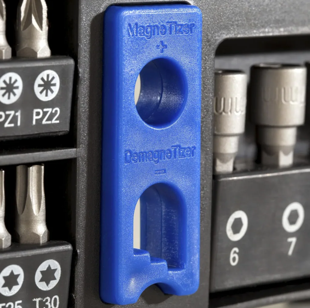 Screwdriver and bit set 39-piece