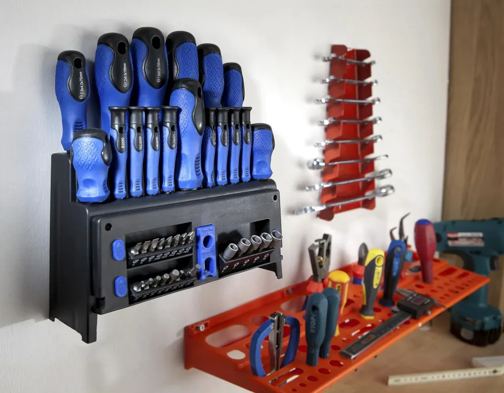 Screwdriver and bit set 39-piece