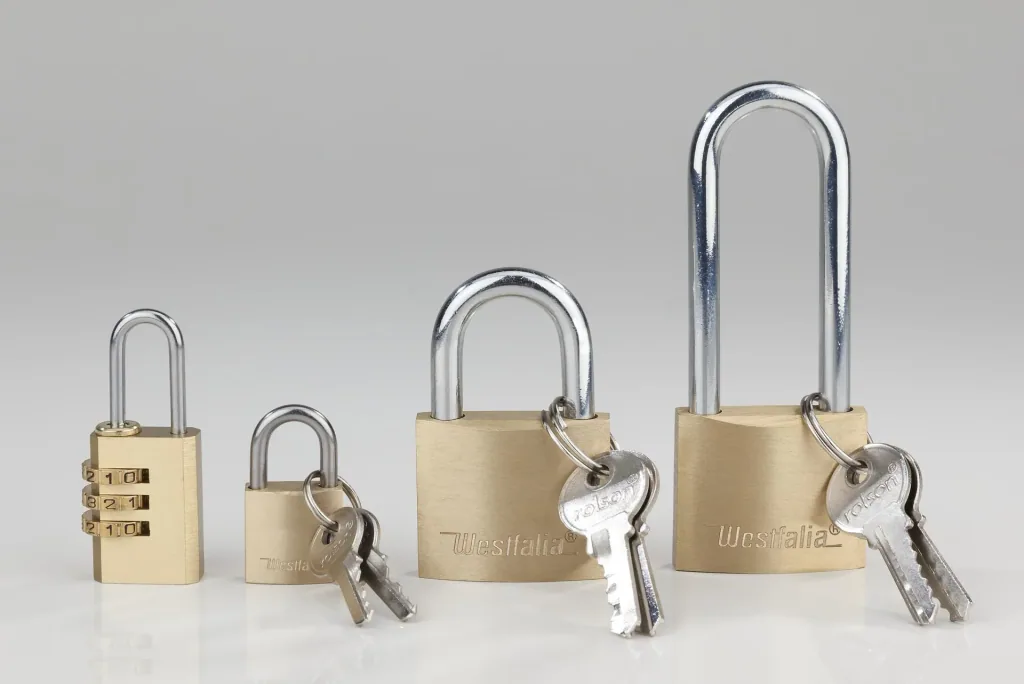 4-piece lock set *Free*