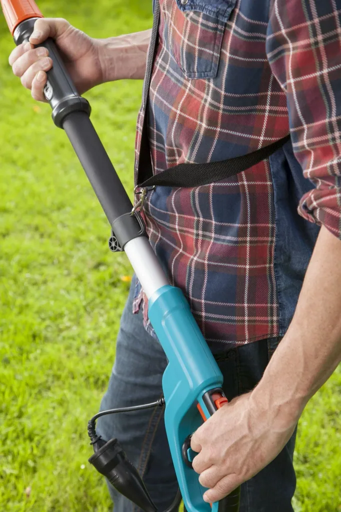 Electric telescopic pole pruner TCS 720/20, 720 watts
