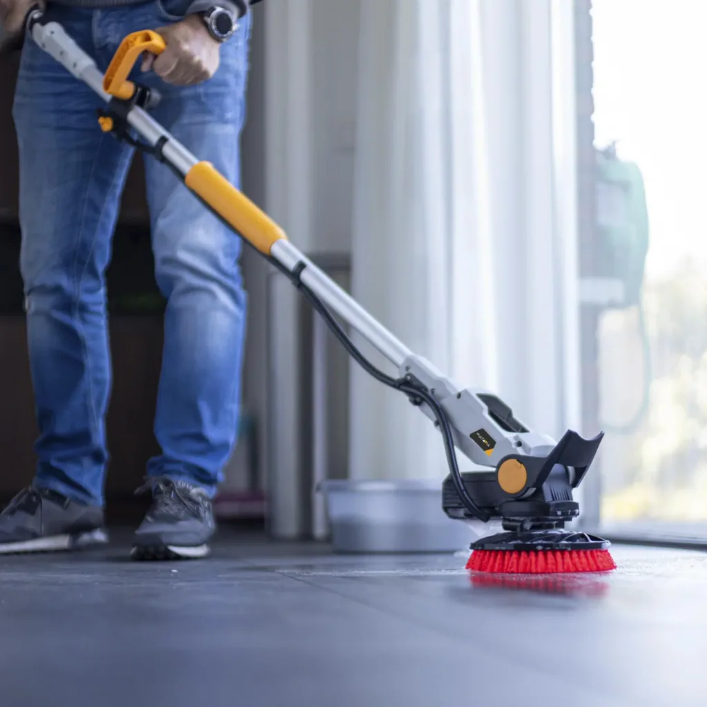 Twin Brush 18V scrubber without battery and charger