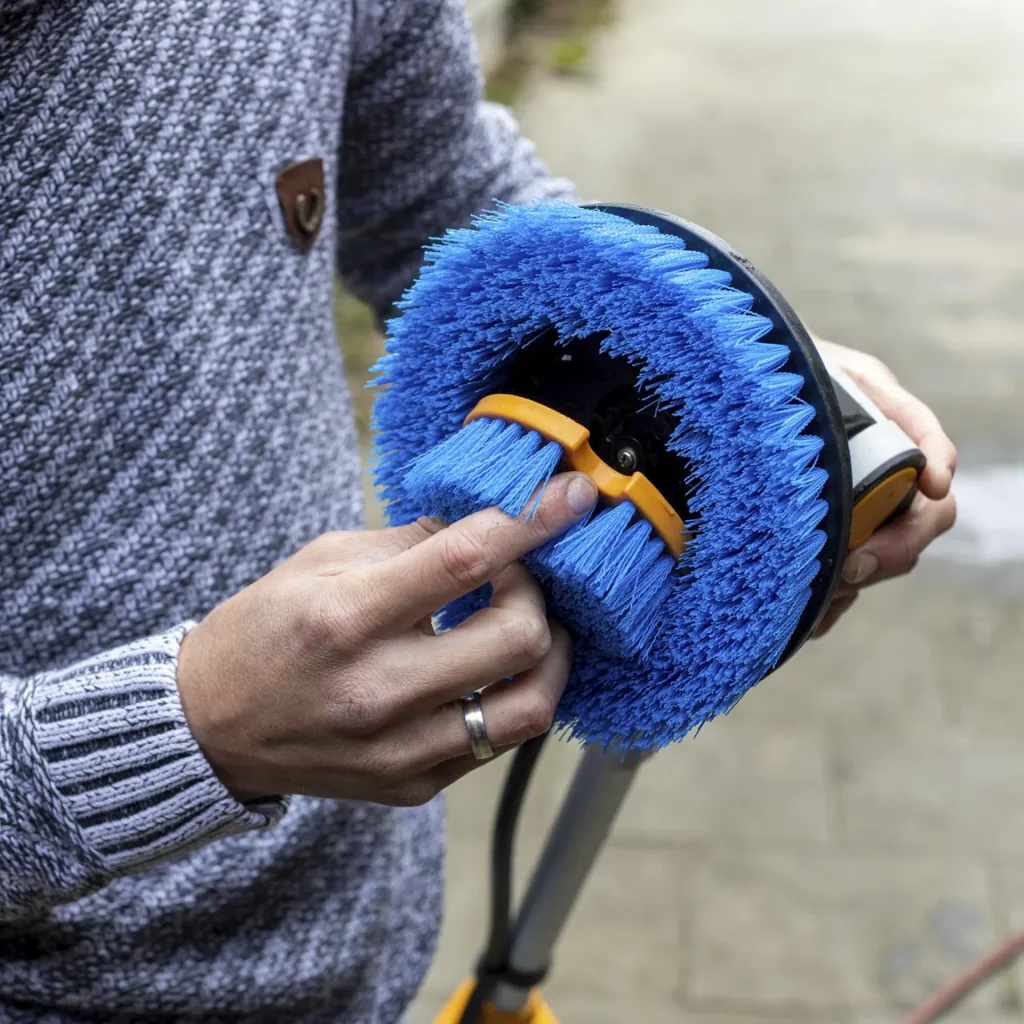 Twin Brush 18V scrubber without battery and charger