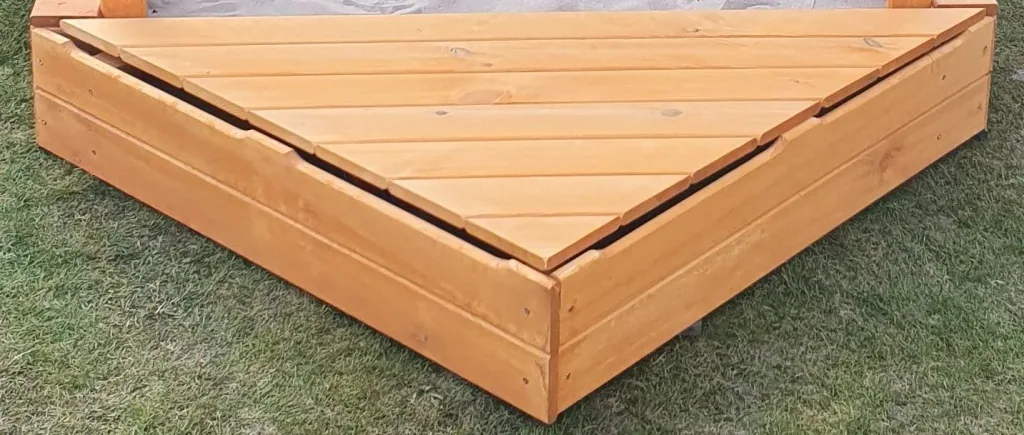 Bug box for sandpit MULTI