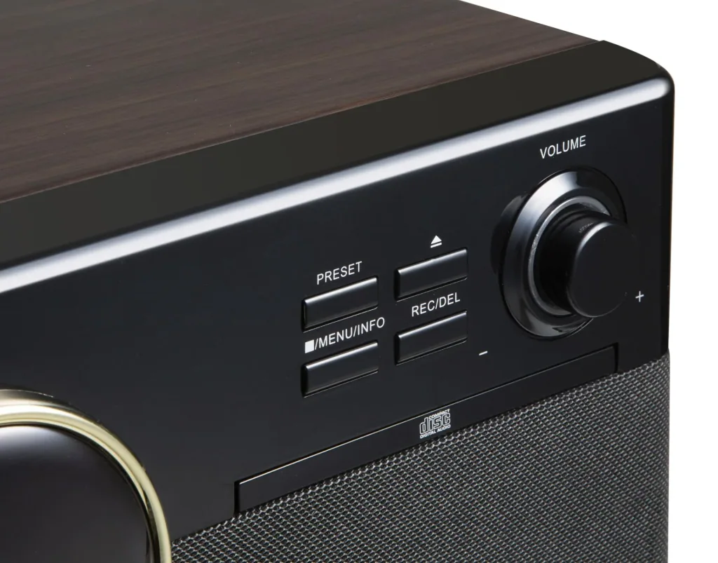 DAB music center with radio, CD, Bluetooth, record player and digitizer