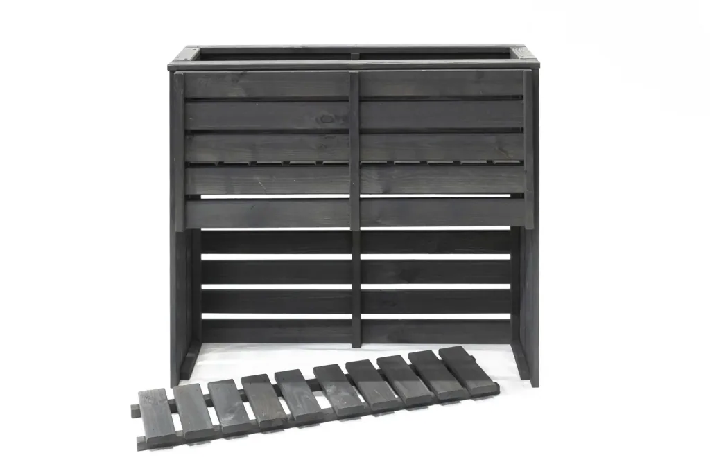 Solo planter with storage space