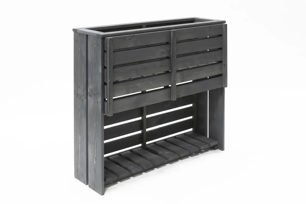 Solo planter with storage space