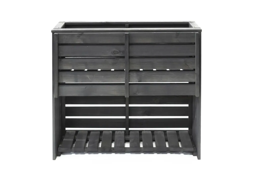 Solo planter with storage space