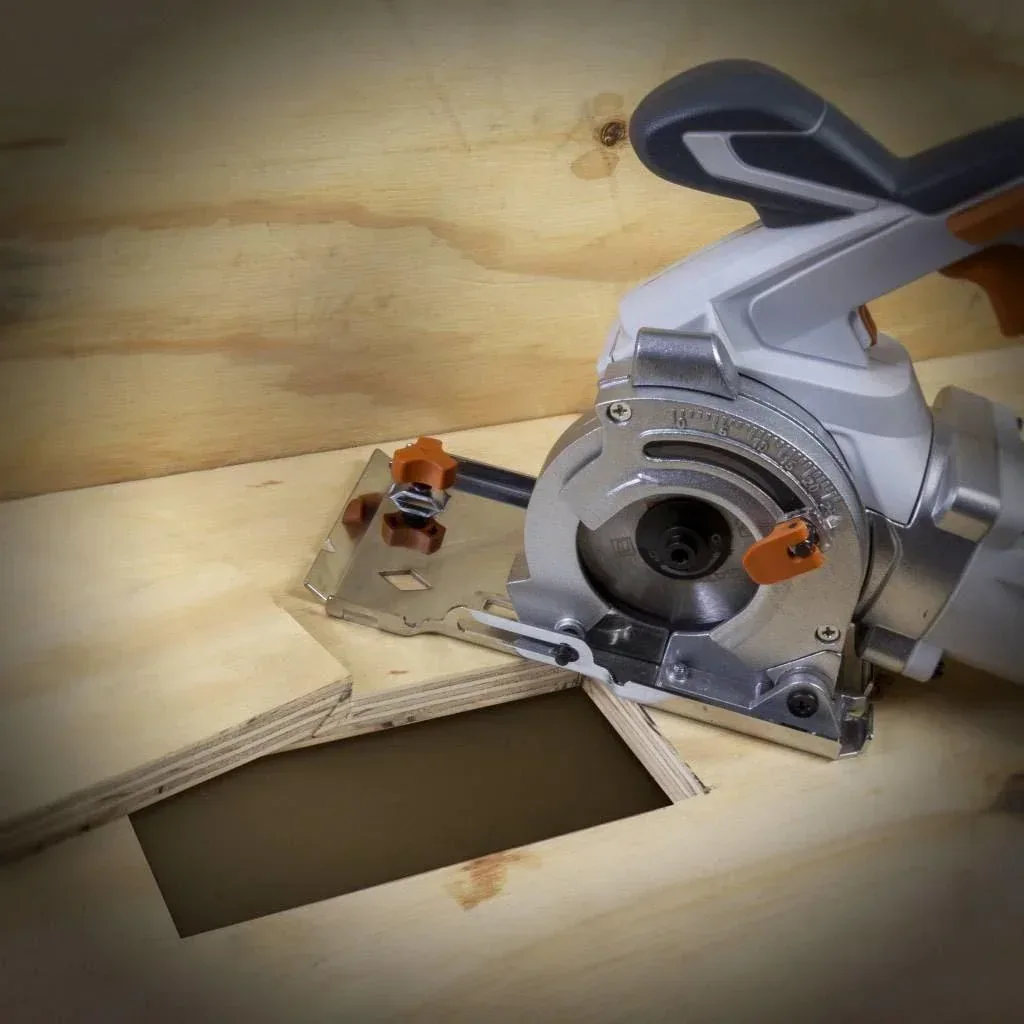 THOR compact multi-material circular saw 710 watts including saw guide & additional saw blade