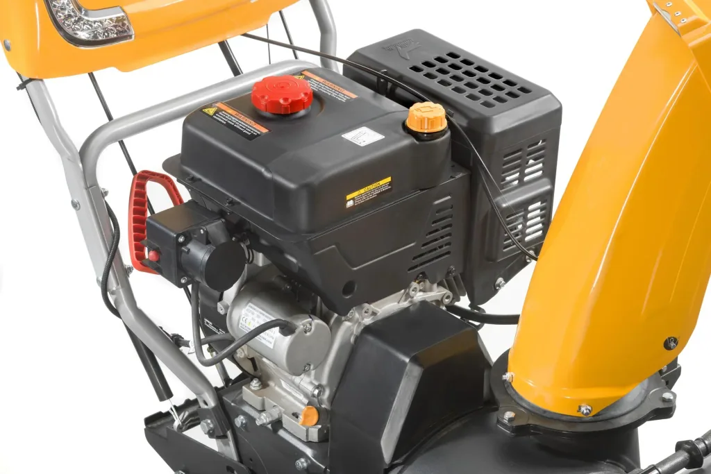 Petrol snow blower ST 6272 P TRAC with crawler drive.
