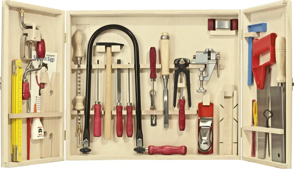 Professional fretsaw cabinet with steel tools