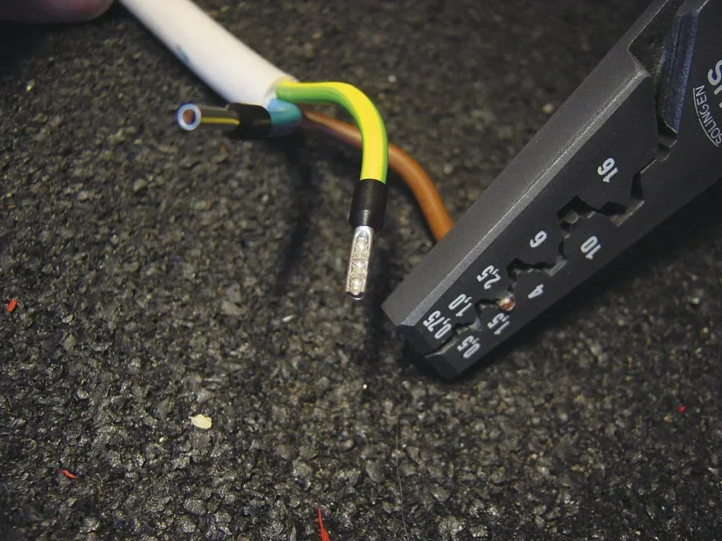 Universal wire end ferrules assortment with pliers and screwdriver
