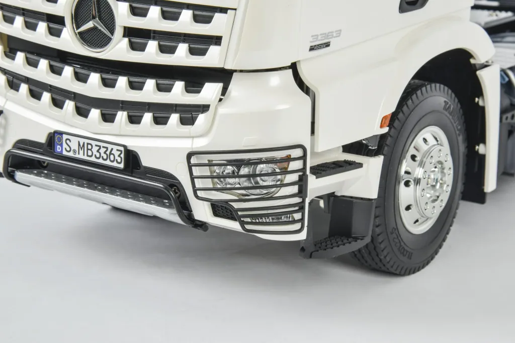 RC truck Mercedes Benz Arocs 3363 6x4 ClassicSpace 1:14