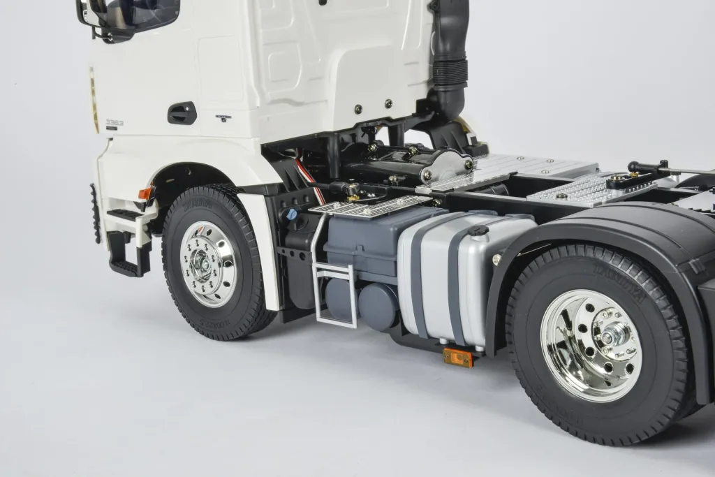 RC truck Mercedes Benz Arocs 3363 6x4 ClassicSpace 1:14