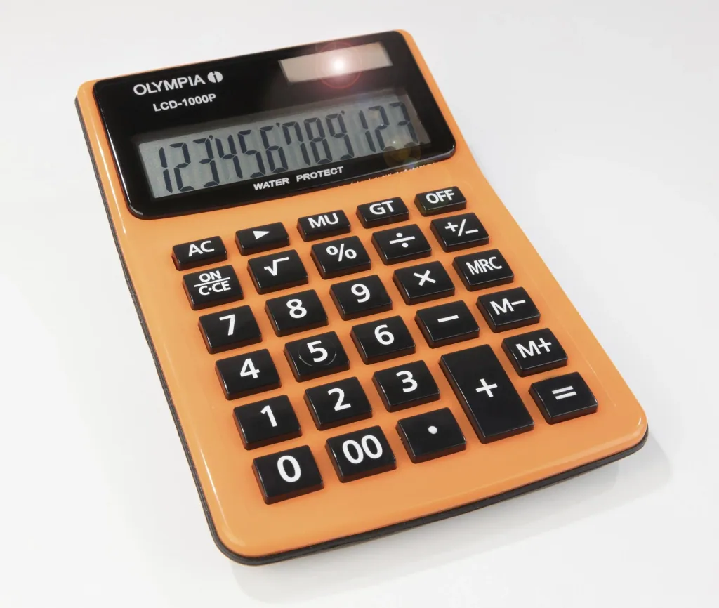 Desktop calculator with dust and splash protection