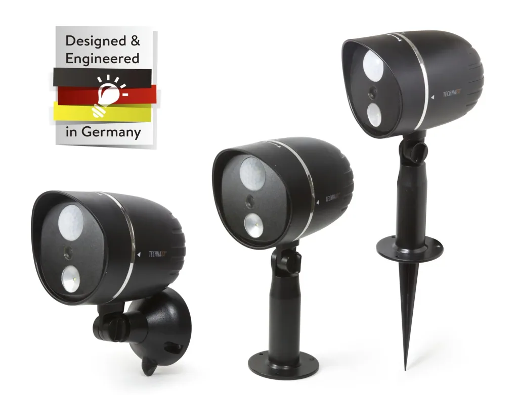 HD outdoor camera with LED light and motion detection - black