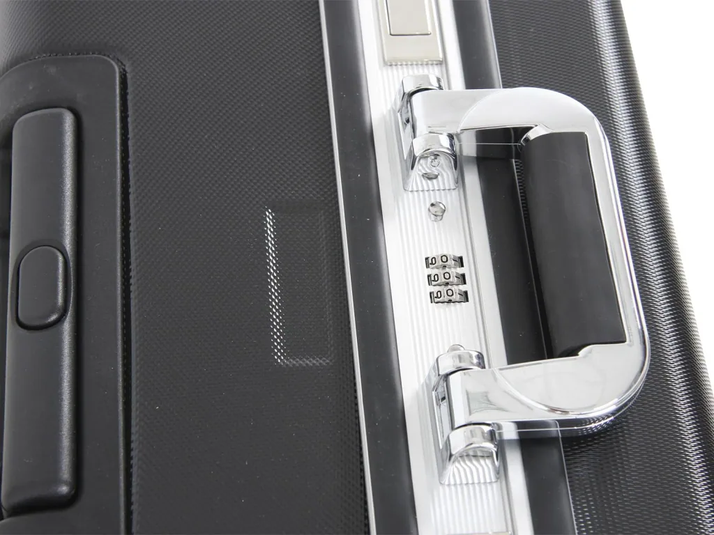Tool case for transporting heavy tools