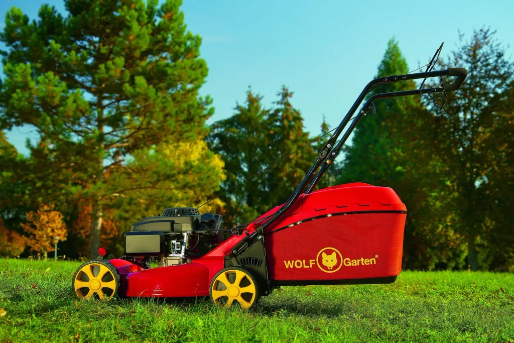 Petrol lawn mower with self-propelled drive - A 5300 A
