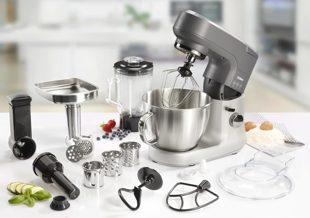 Universal food processor, 1000 watts, 4.5 L mixing bowl