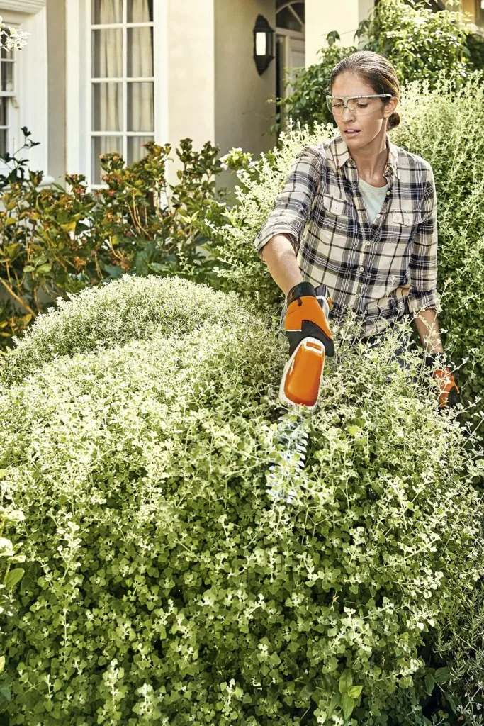 Cordless hedge trimmer / hedge cutter HSA 26 basic unit