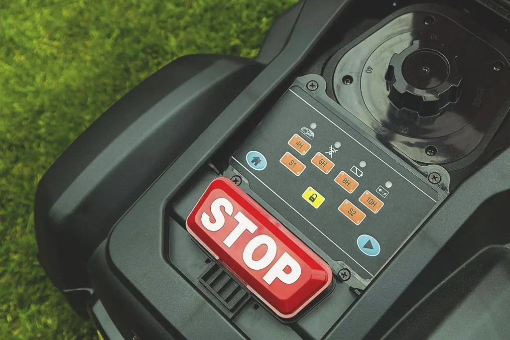 Robotic lawnmower SA900B - up to 900 m²