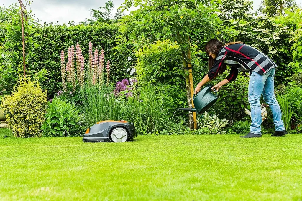 Robotic lawnmower SA900B - up to 900 m²
