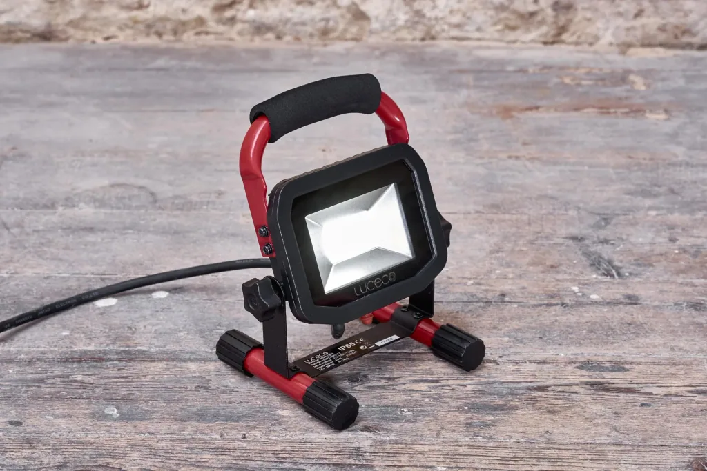 LED construction spotlight, 1800 lumens, 22 watts, 5000K, 2m cable