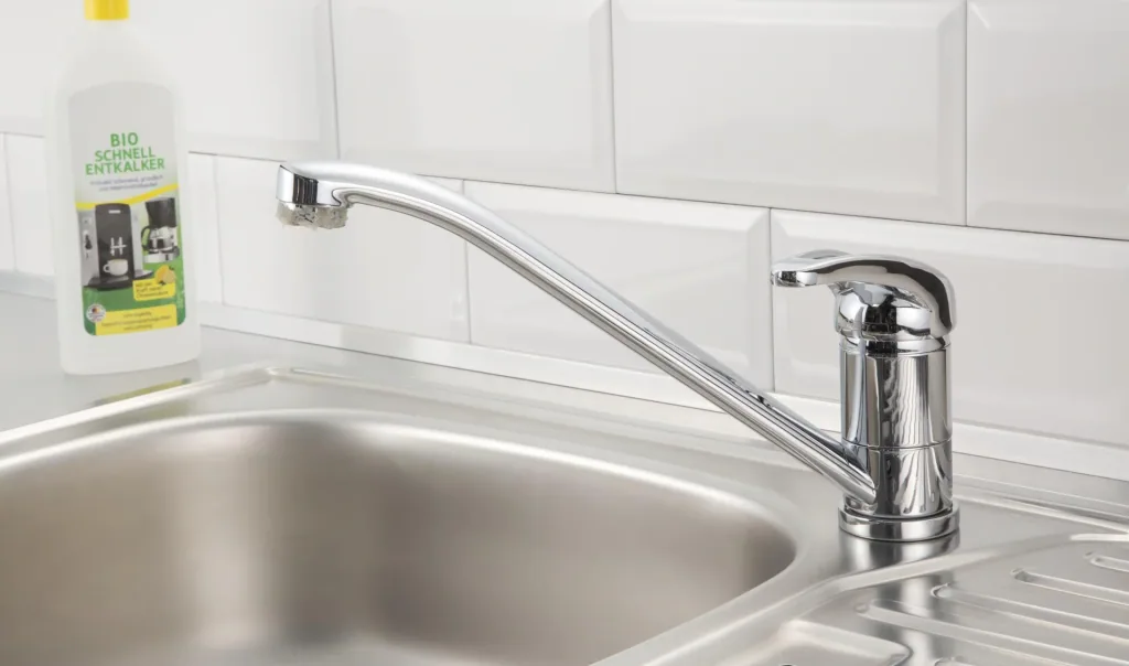 Universal descaling cap