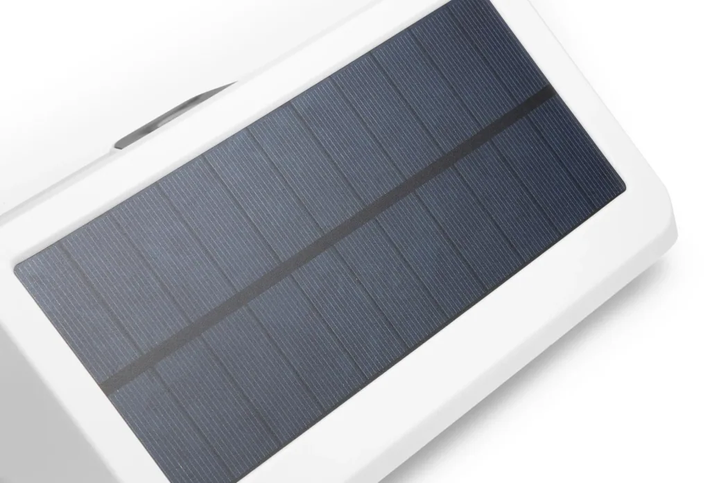 FullHD solar outdoor camera with LED light