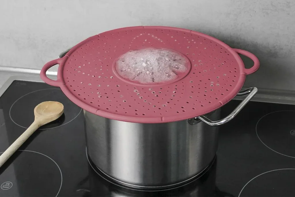 7-in-1 multi-purpose kitchen helper, red/pink