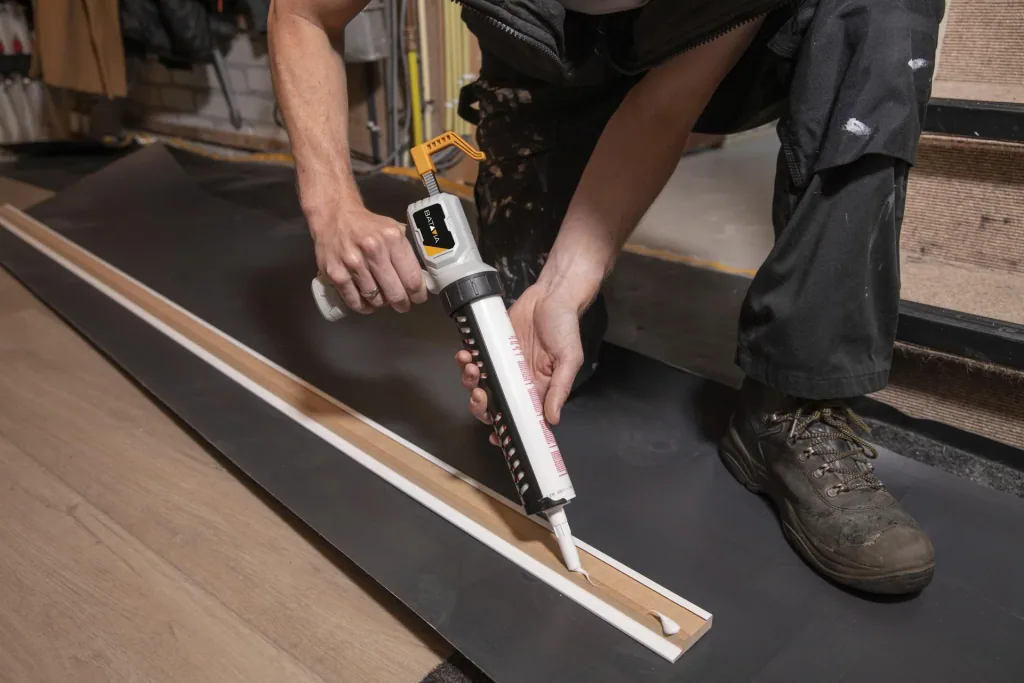 Maxxpush 6V electric caulking gun (on AA batteries)